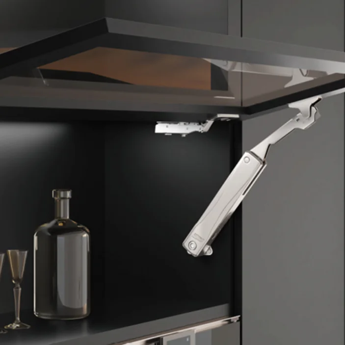 07.100 НОЖИЦА С ПЛАВНО ПРИБИРАНЕ