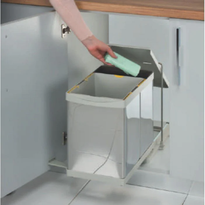 19.100.38 Кош за вграждане 20+1л