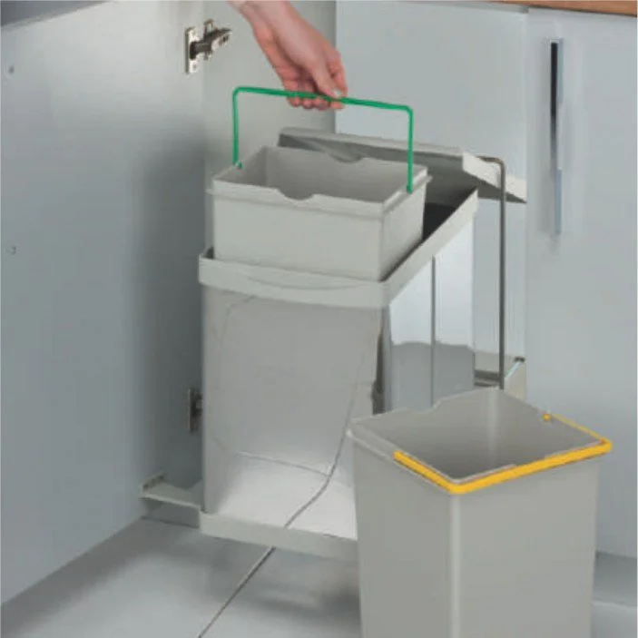 19.100.39 Кош за вграждане с два контейнера 14+14л